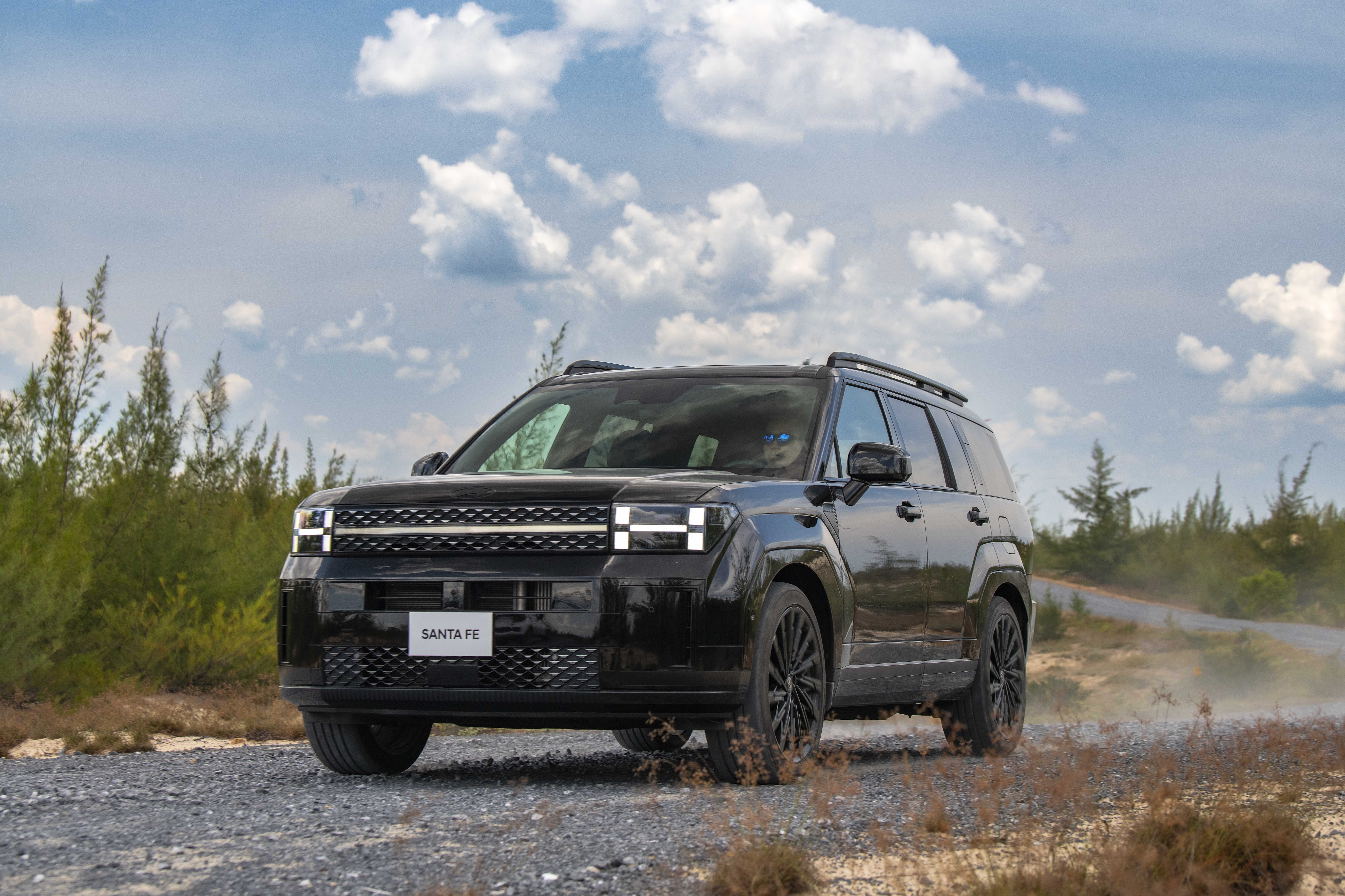 Hyundai Santa Fe - Mở đam mê, thỏa khí chất